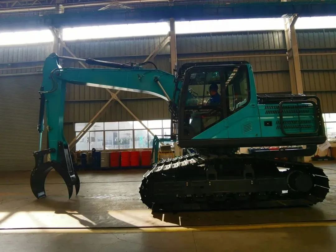 跋山涉水，称霸“武林”！k豆钱包智能首款中型林业挖掘机成功下线