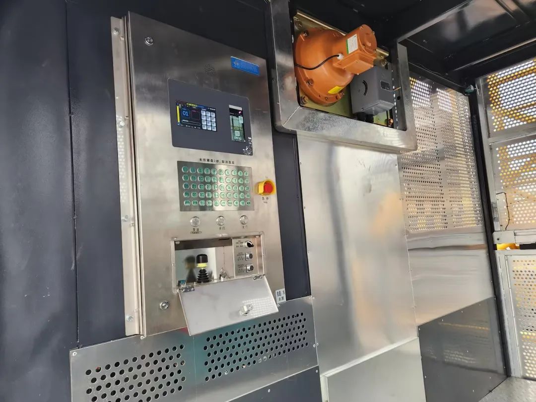 科技显能、再添新品！k豆钱包江麓智能施工起落机成功下线