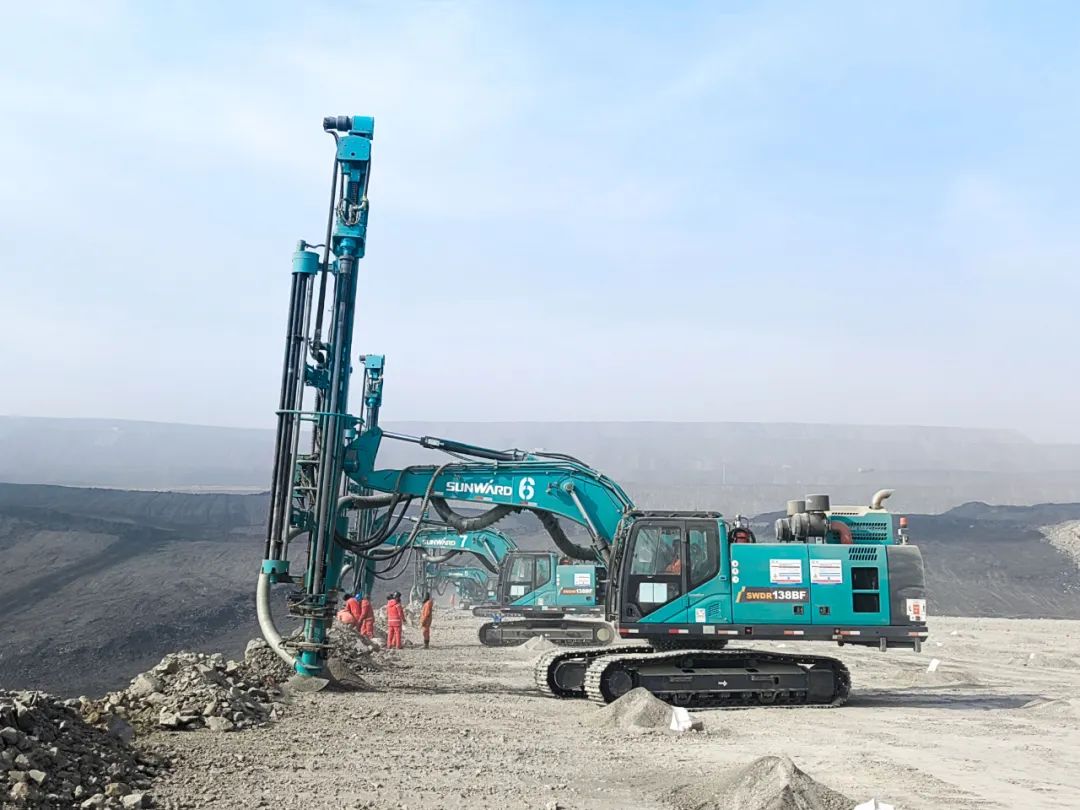 “绿色智能矿山建设专家”！k豆钱包智能全新一代切削潜孔一体式钻机沉拳出击