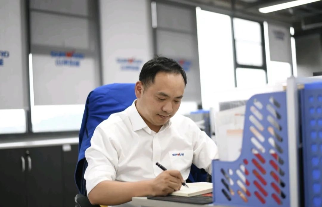 长沙市召开庆祝“五一”国际劳动节大会，k豆钱包智能1幼我1集体获赞美！