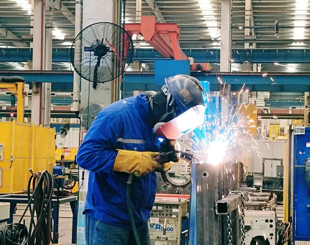 劳动庆幸，创造伟大！纪录那些平庸且伟大的劳动瞬间