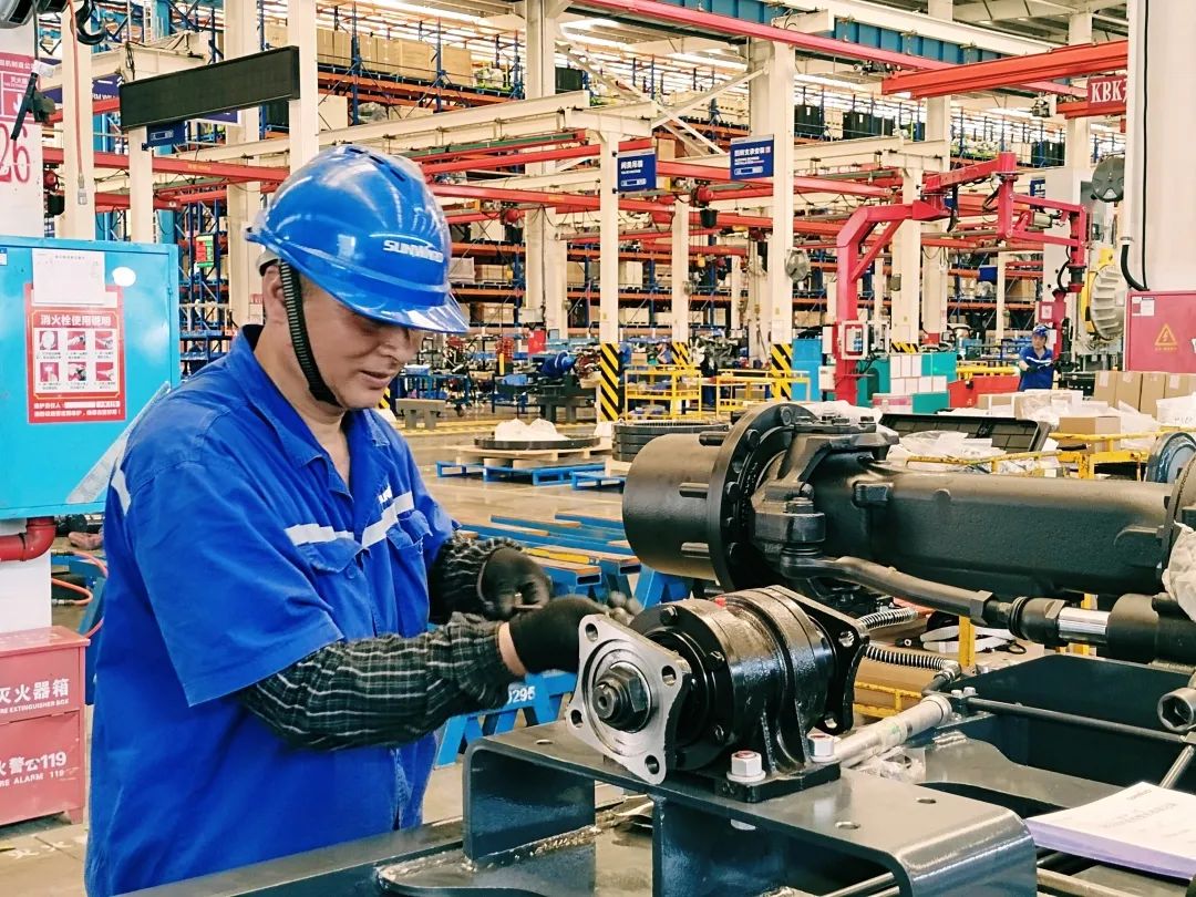 劳动庆幸，创造伟大！纪录那些平庸且伟大的劳动瞬间