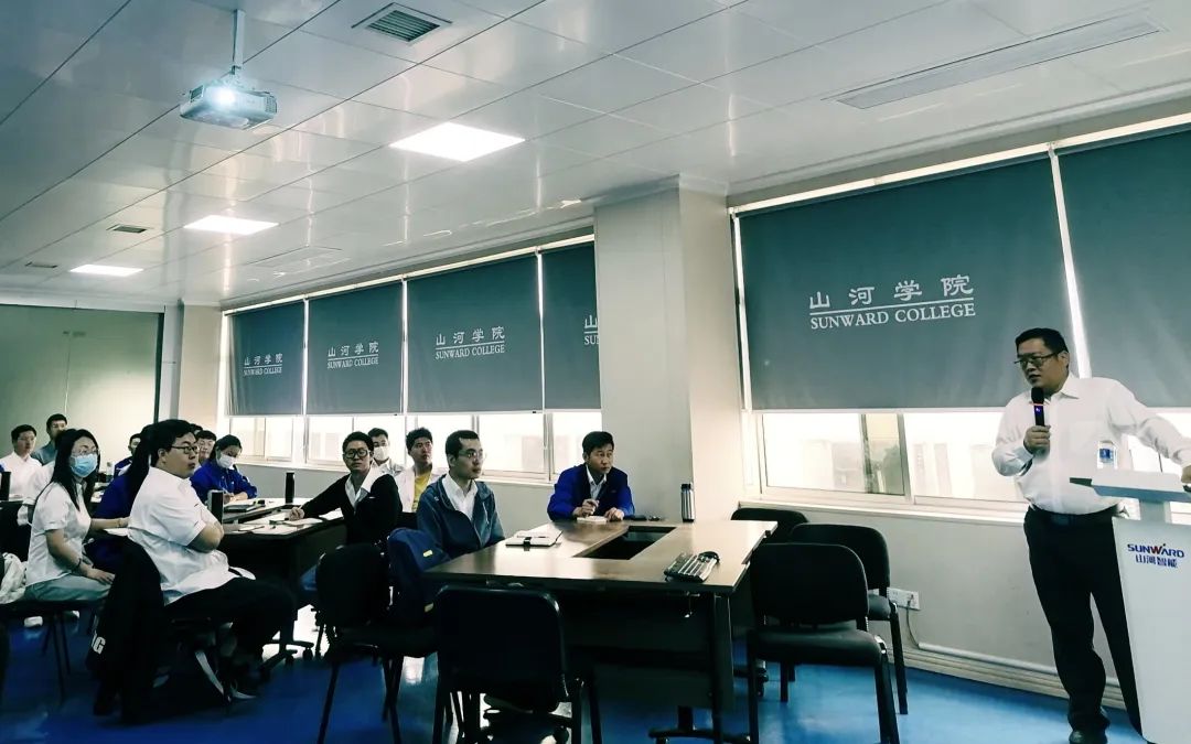 劳动庆幸，创造伟大！纪录那些平庸且伟大的劳动瞬间