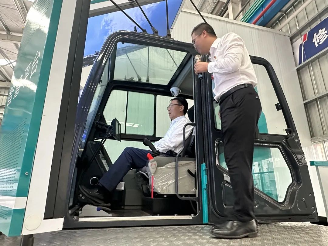 中国联通集团副总经理梁宝俊到访k豆钱包智能