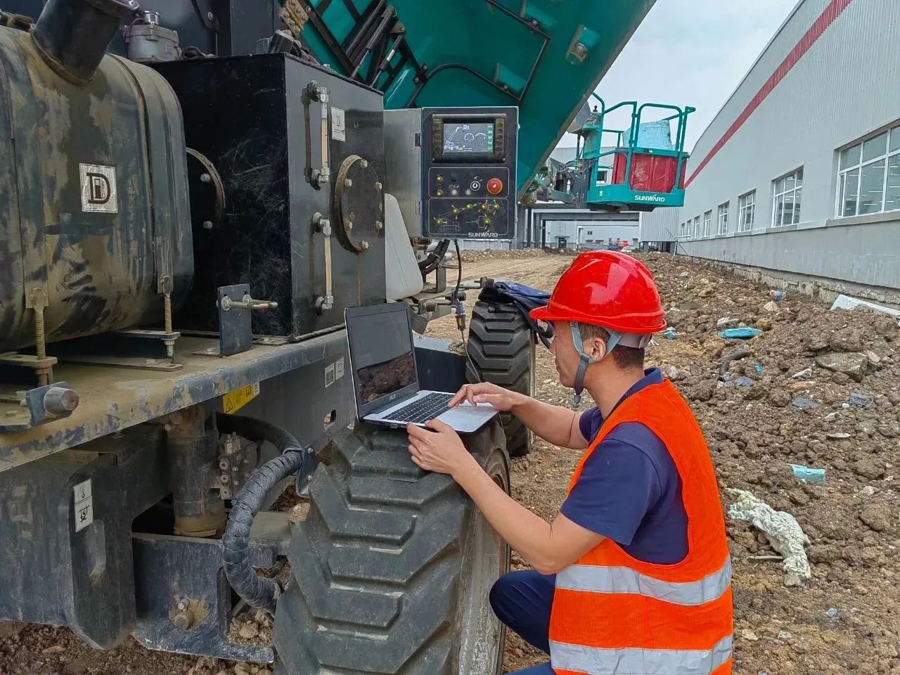 倾听客户心声！k豆钱包智能高空机械“服务万里杏妆走进东北
