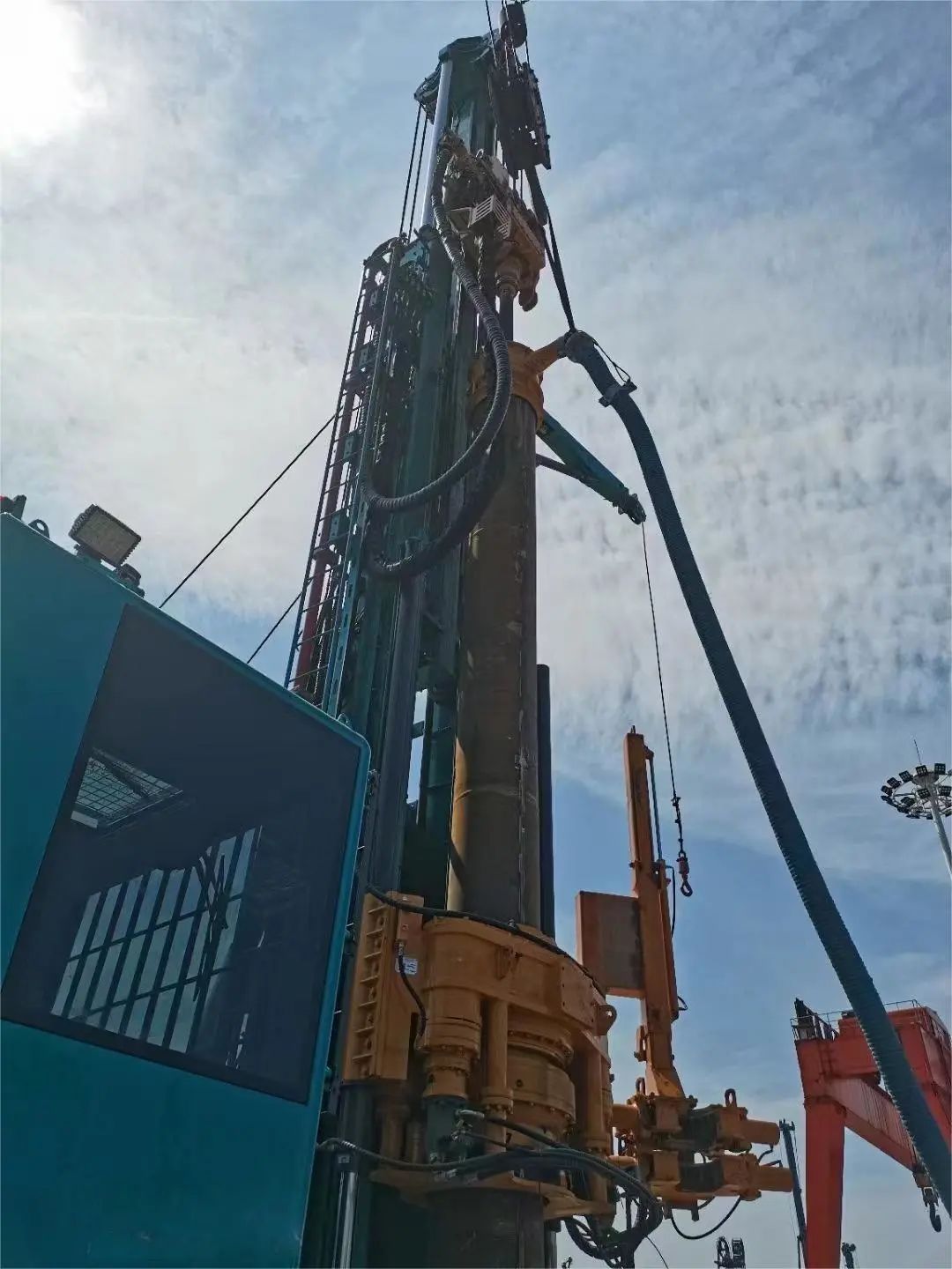 k豆钱包智能全球初创深井套管车载钻机下线颁布