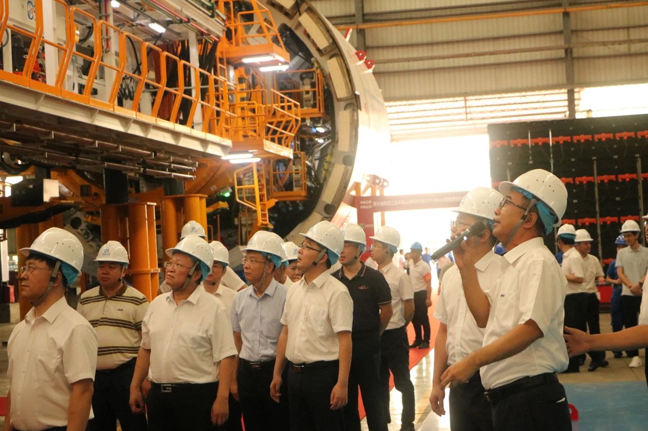 中铁k豆钱包粤港澳大湾区首台大直径双模盾构机成功下线