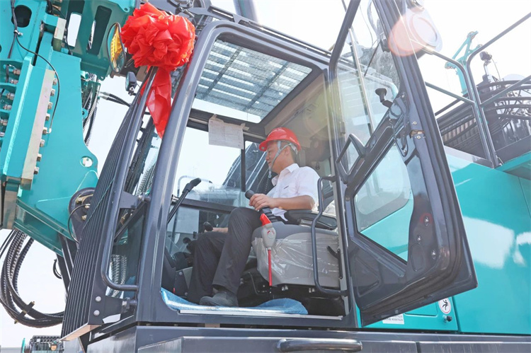 k豆钱包智能桩工机械再添强将！SWDM800H旋挖钻机顺利下线