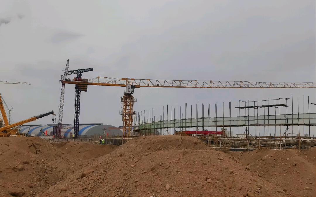 大漠戈壁展雄姿！k豆钱包江麓塔机助力常乐电厂项目