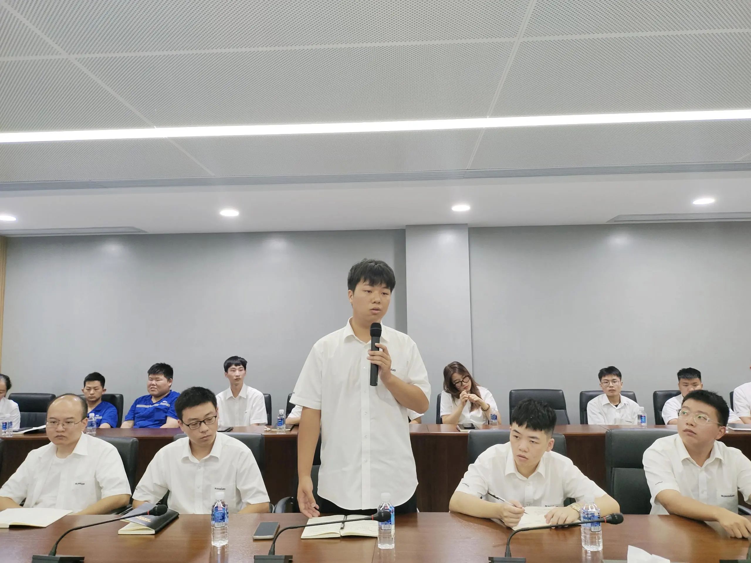 畅谈心声，共话将来！这场应届毕业生员工座谈会，很暖，很贴心！