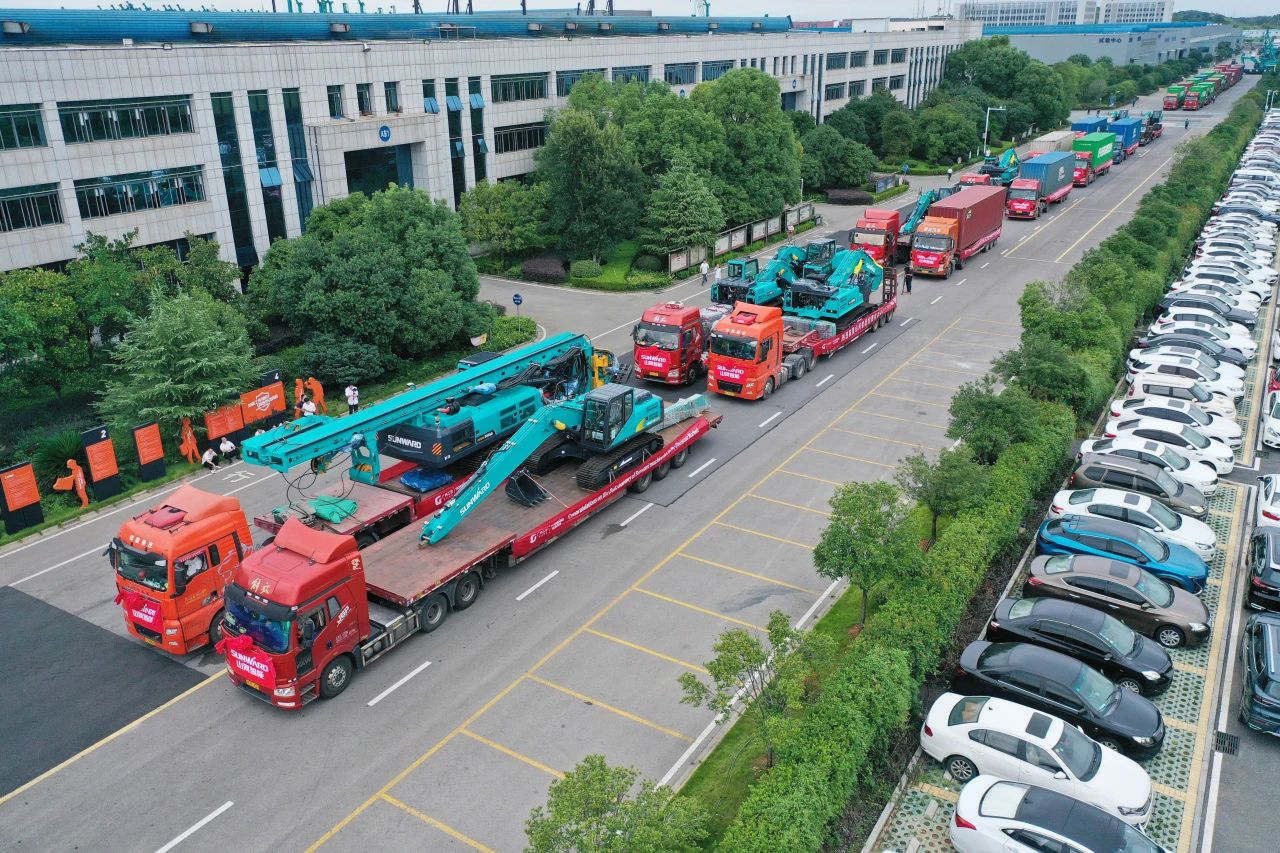 持续进军国际市。豆钱包智能近百台设备集中发货