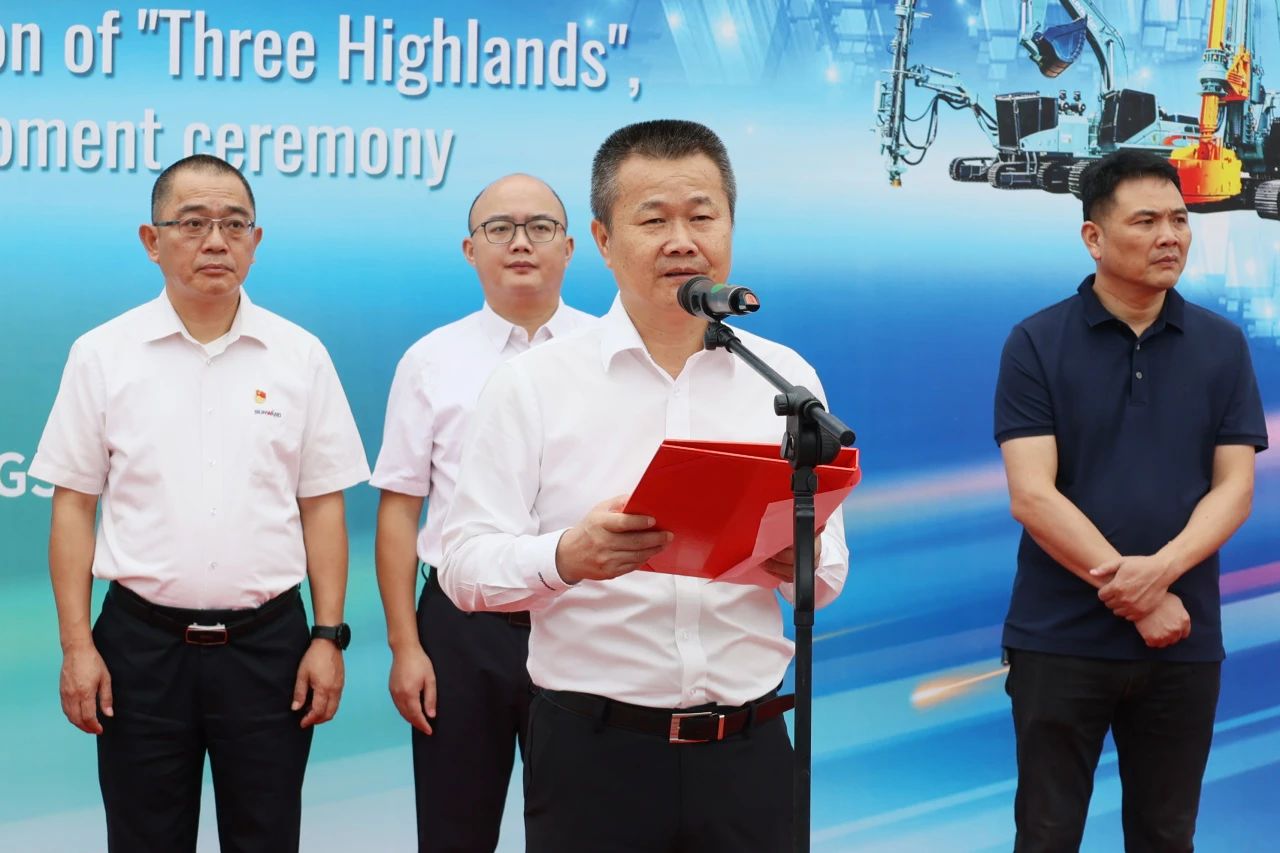 持续进军国际市。豆钱包智能近百台设备集中发货