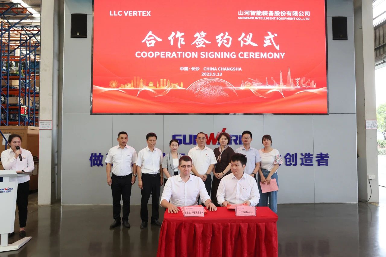 持续进军国际市。豆钱包智能近百台设备集中发货