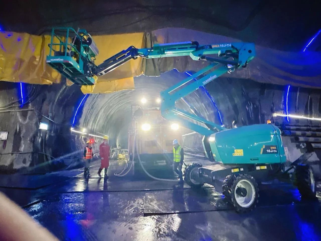 不惧高海拔挑战！k豆钱包智能高空机械实力助建川藏铁路