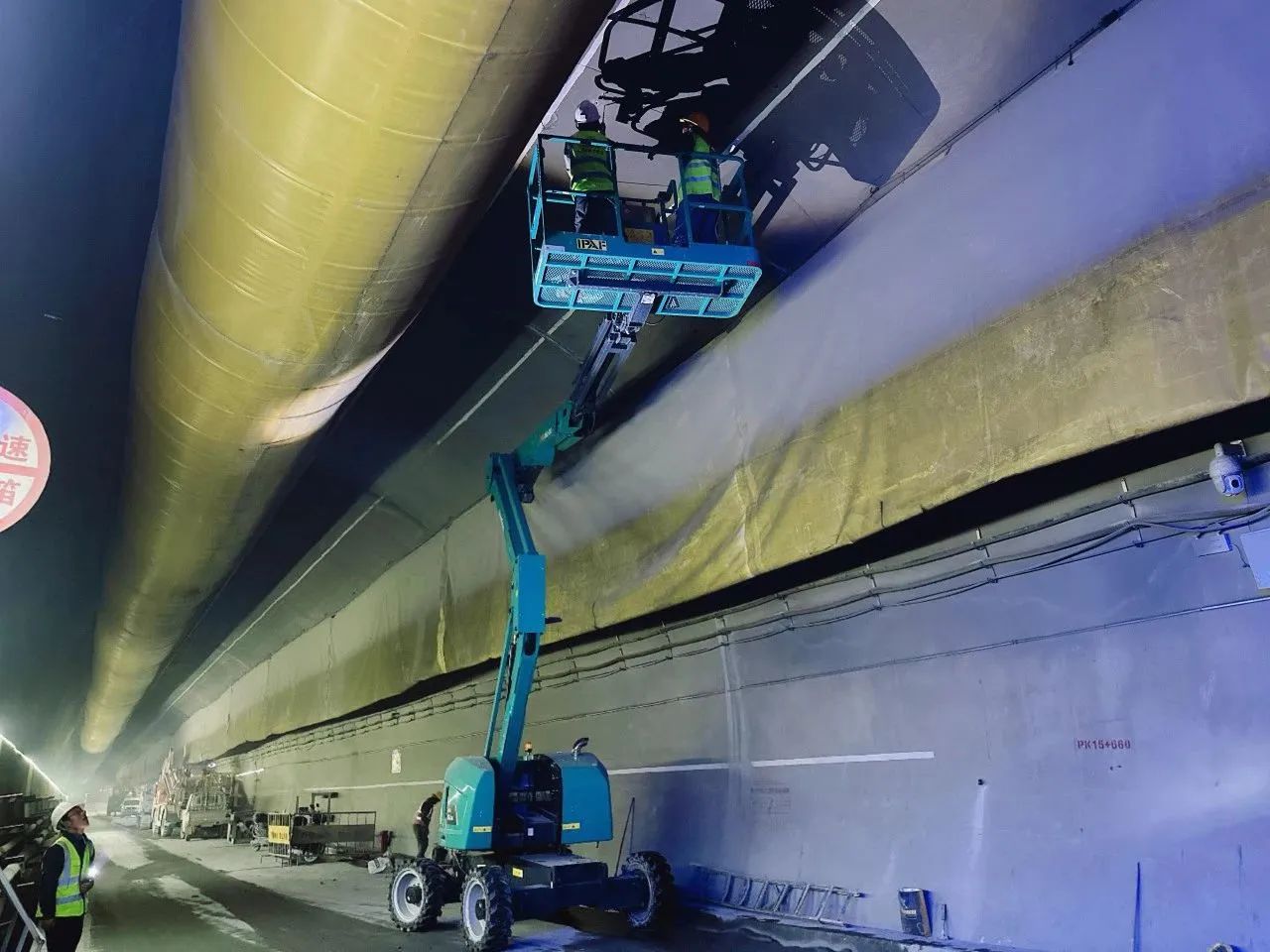 不惧高海拔挑战！k豆钱包智能高空机械实力助建川藏铁路