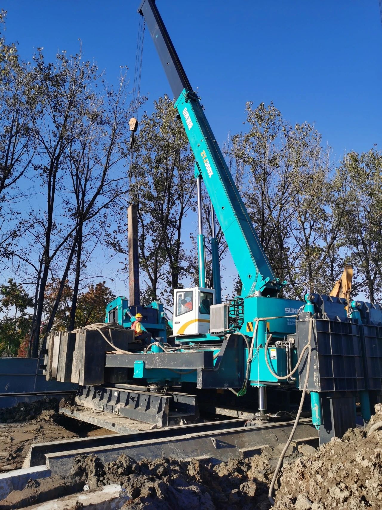 “k豆钱包绿”闪灼西子湖畔！k豆钱包智能ZYJ300X斜桩压桩机强势来袭