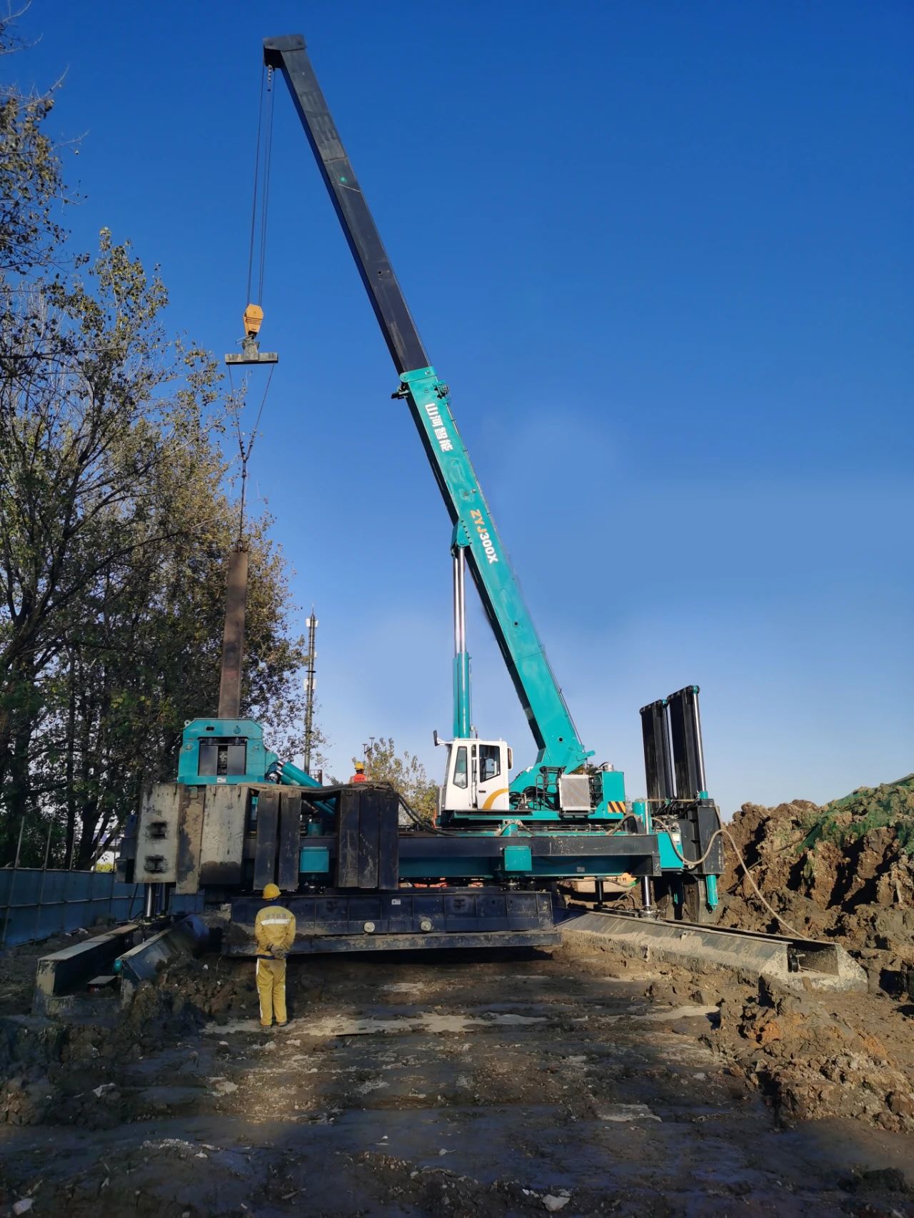 “k豆钱包绿”闪灼西子湖畔！k豆钱包智能ZYJ300X斜桩压桩机强势来袭