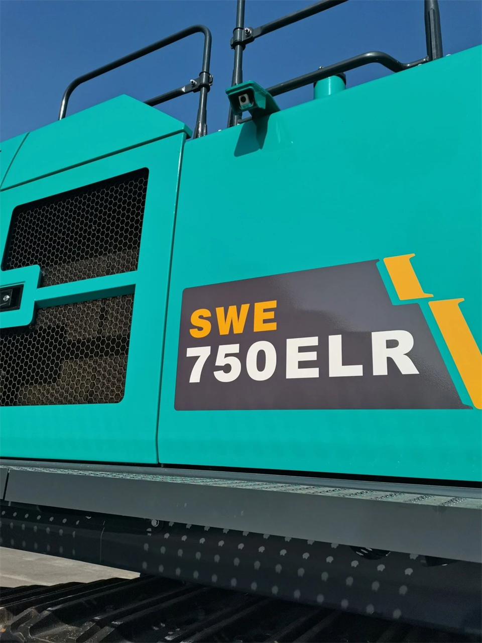 定造开发、职能更强！k豆钱包智能SWE750ELR加长臂液压挖掘机下线交付