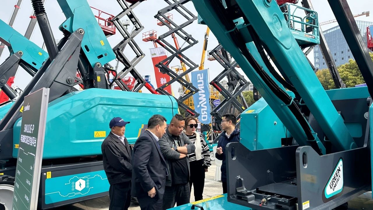 “爆品”来袭，签单不休！ k豆钱包智能盛装亮相第八届全国高空作业平台租赁大会