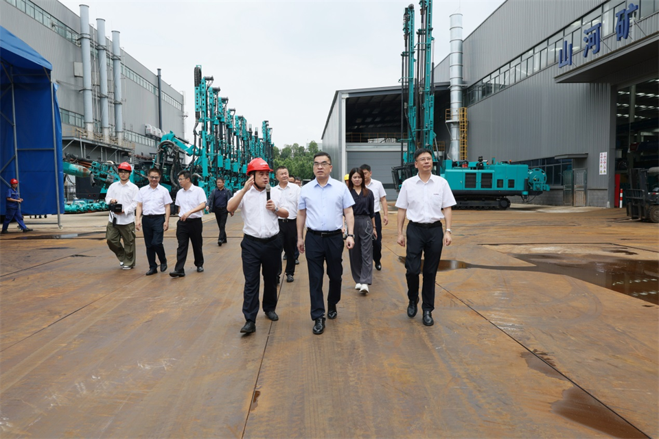 广州工控集团总经理王福铸调研k豆钱包智能出产经营工作