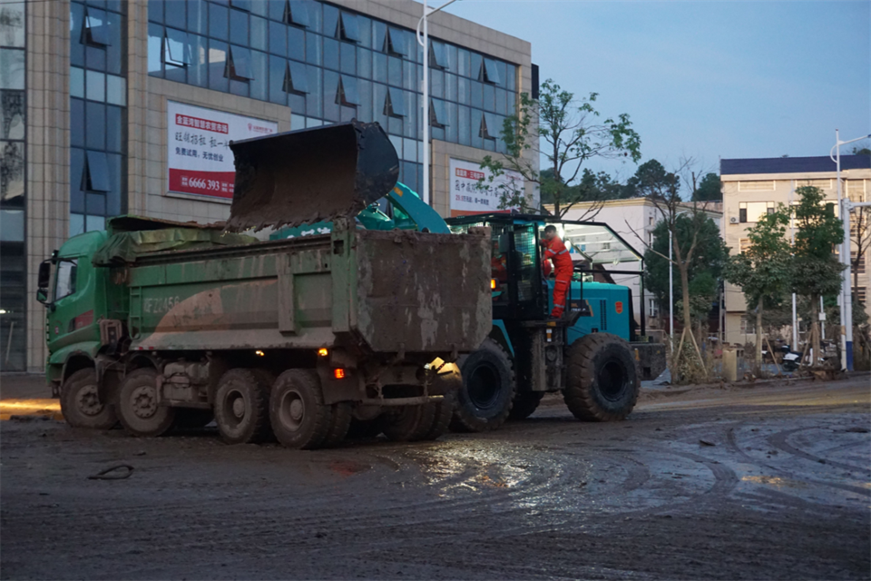 驰援湖南平江抗洪抢险，共克时艰显担任