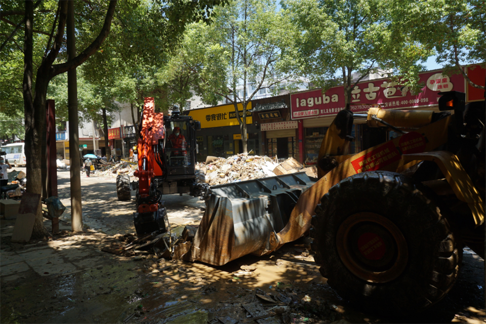 驰援湖南平江抗洪抢险，共克时艰显担任
