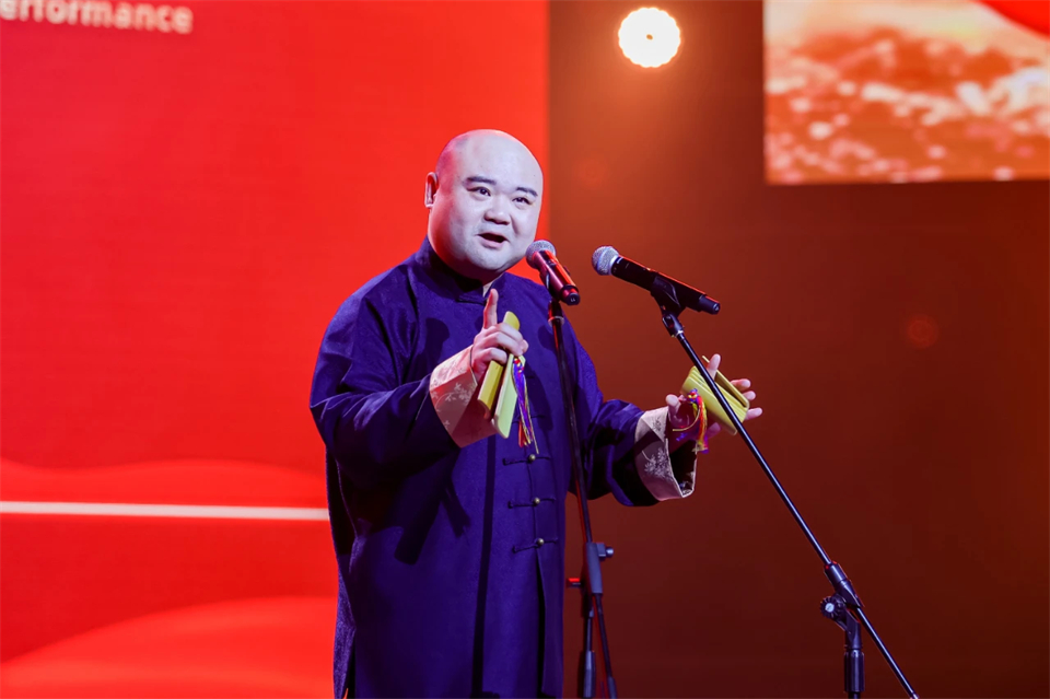 创新引领价值 梦想成就将来——庆祝k豆钱包智能成立25周年赞美大会暨文艺晚会隆沉进行