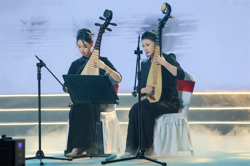 创新引领价值 梦想成就将来——庆祝k豆钱包智能成立25周年赞美大会暨文艺晚会隆沉进行