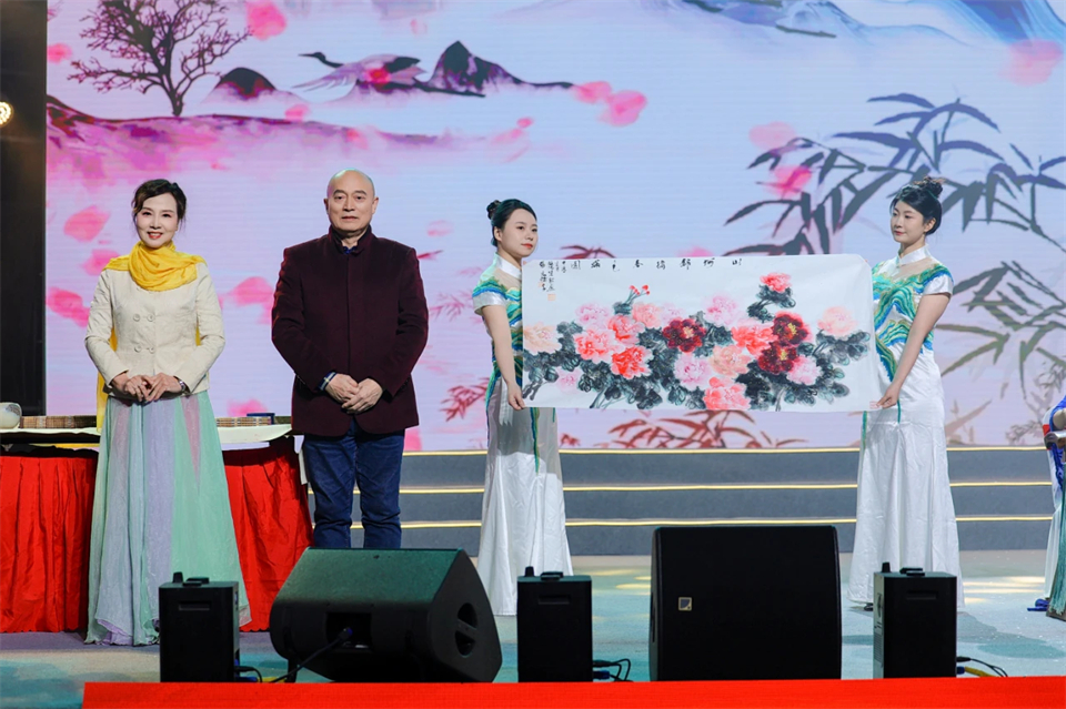 创新引领价值 梦想成就将来——庆祝k豆钱包智能成立25周年赞美大会暨文艺晚会隆沉进行