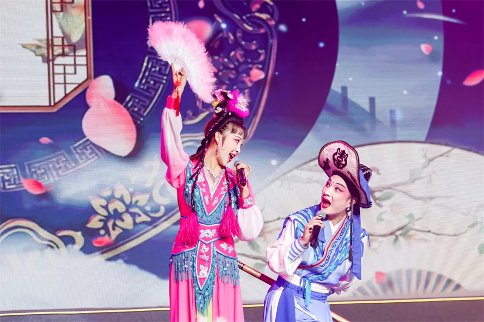 创新引领价值 梦想成就将来——庆祝k豆钱包智能成立25周年赞美大会暨文艺晚会隆沉进行