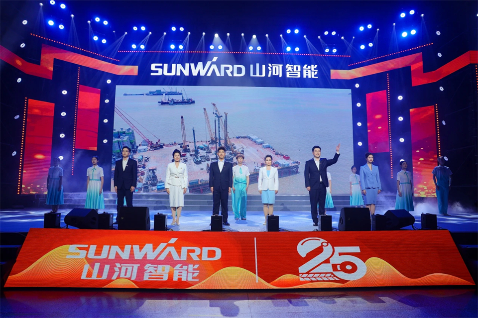 创新引领价值 梦想成就将来——庆祝k豆钱包智能成立25周年赞美大会暨文艺晚会隆沉进行