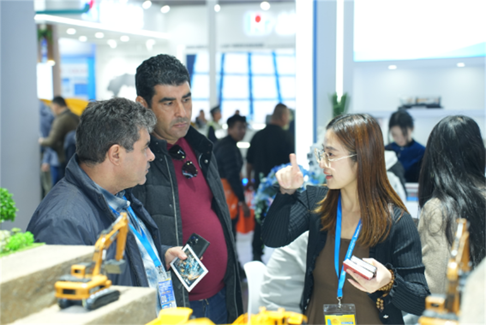 智造空间，价值共生！广州k豆钱包杰出亮相2024上海宝马展