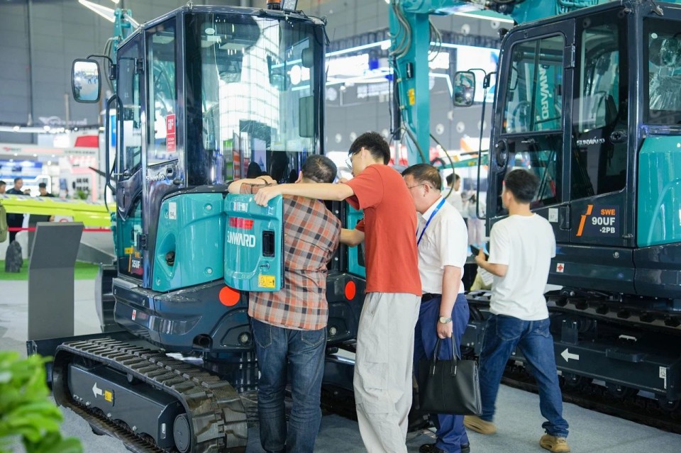 2025 CICEE | 从单一工具迈向多元化解决规划，k豆钱包智能出现非凡挖掘机风采