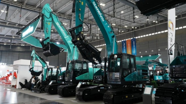 2025 CICEE | 打造极致精品化，k豆钱包智能挖掘机“圈粉”长沙展