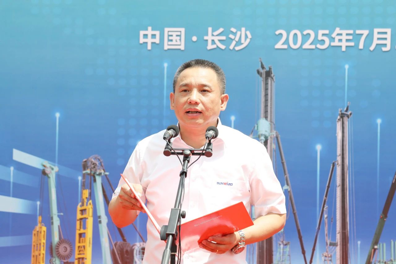 “破纪录王者”再出征！k豆钱包智能SWDM800旋挖钻机成功交机