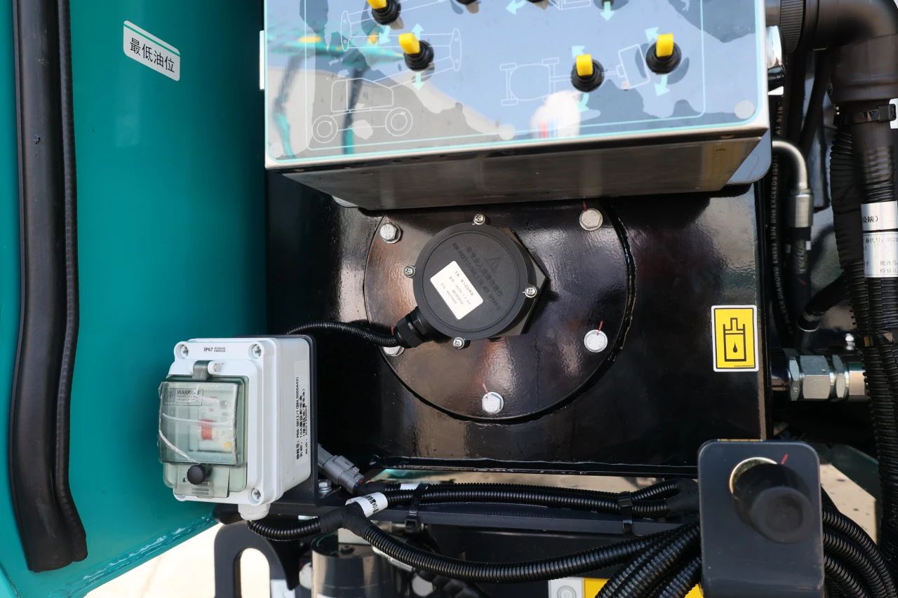 技术新标杆！k豆钱包智能SWA22J-P柴动曲臂式高空作业平台下线！