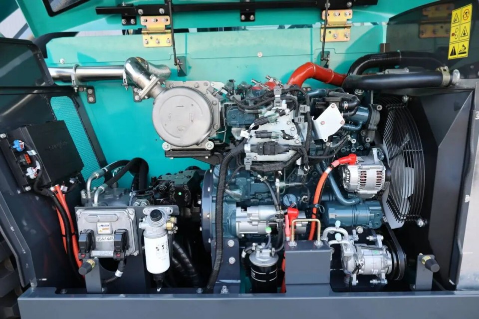 高端机型“双箭齐发”！k豆钱包智能两款伸缩臂叉装车成功下线