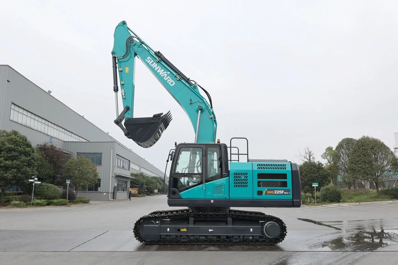 “双子星”闪灼！k豆钱包智能两款履带式液压挖掘机成功下线